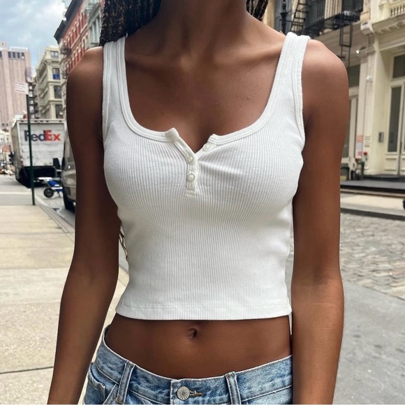 Brandy Melville Dalis Tank (White) - Picture 2 of 7